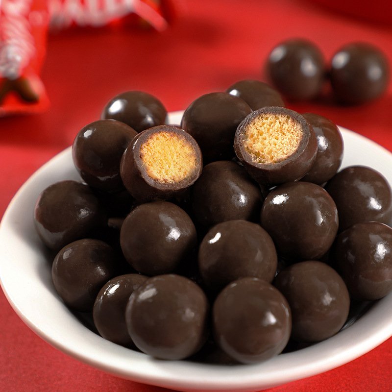 wholesale of 168g barreled black chocolate bean snacks and candies chocolate HALAL Chocolate Candy crispy