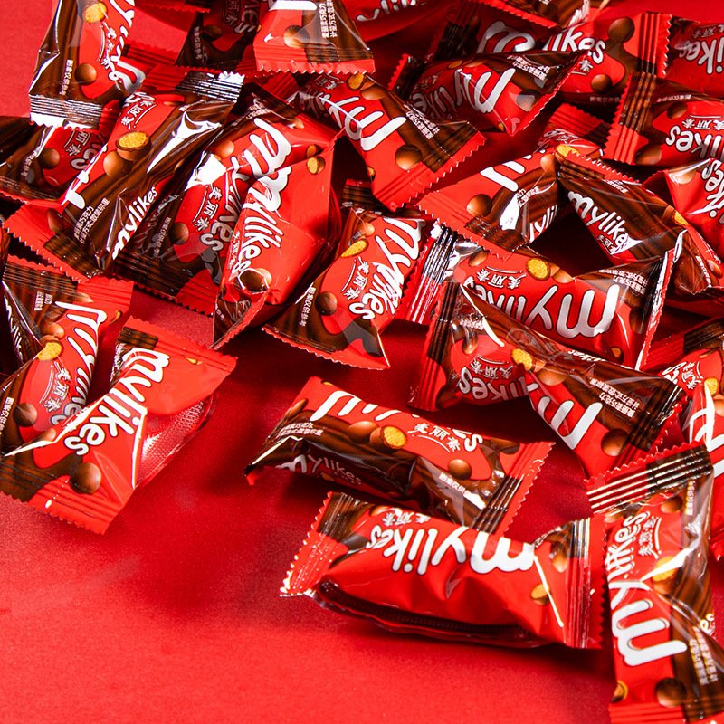 wholesale of 168g barreled black chocolate bean snacks and candies chocolate HALAL Chocolate Candy crispy