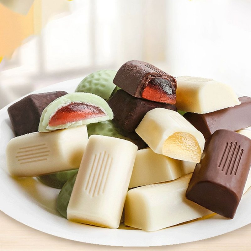 wholesale of chocolate and candy dulces mixing of chocolate and gummy candy soft heart chocolate
