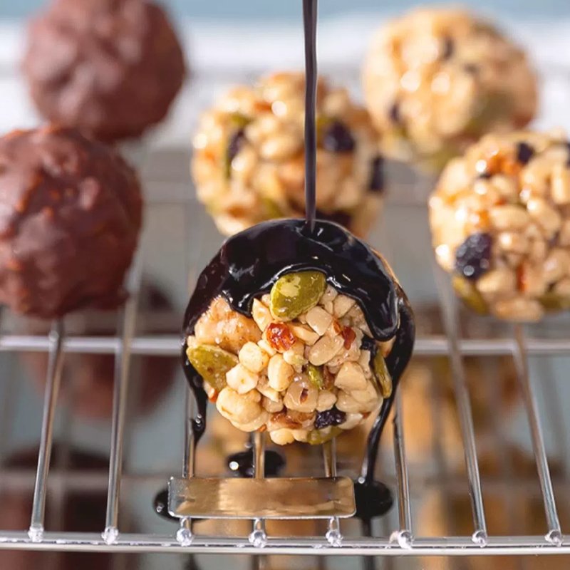 The New Listing Black coconut chocolate balls