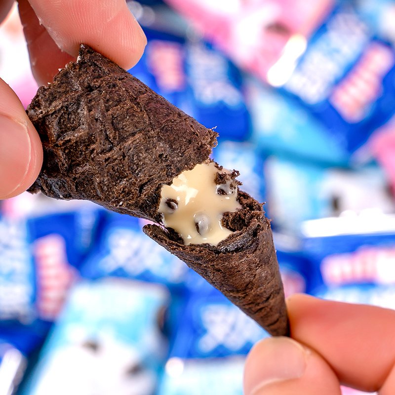 wholesale strawberry mini children's snacks candy crispy chocolate Ice cream chocolate chocolate biscuits