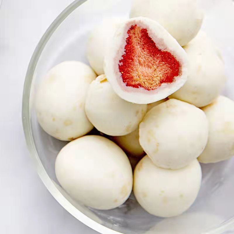 Wholesale freeze dried fruit sweet strawberry matcha chocolate flavors snacks exotic candy 60g