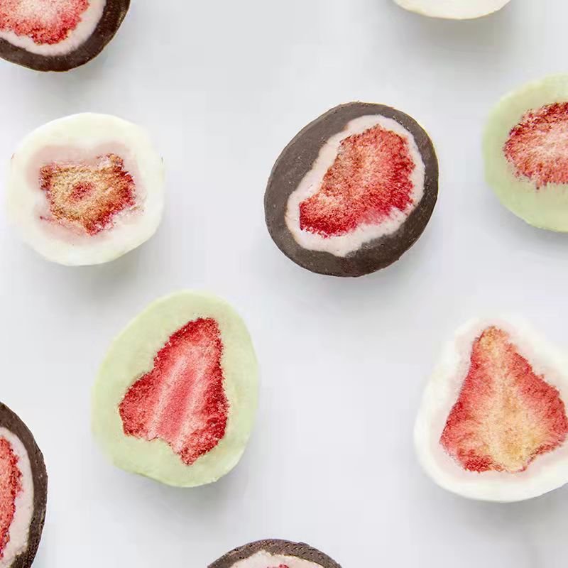 Wholesale freeze dried fruit sweet strawberry matcha chocolate flavors snacks exotic candy 60g