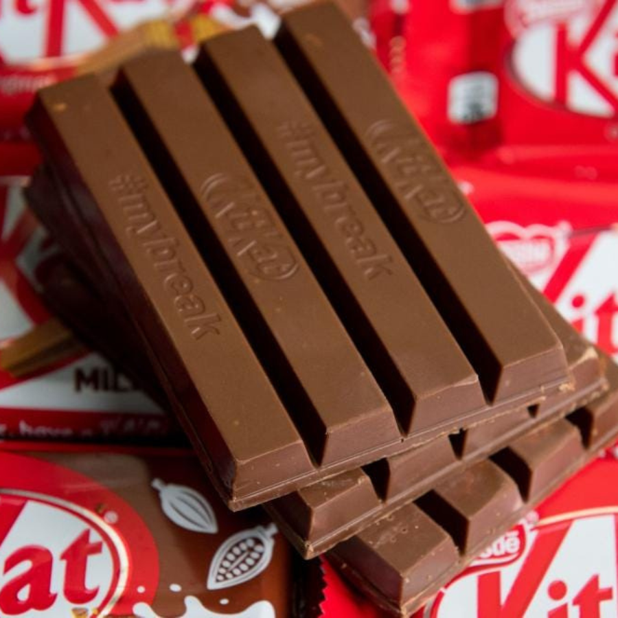 Hot Deal KitKat Chocolate 4F 35g - B/F Wholesale KitKat wafer dark chocolates and sweets exotic snacks