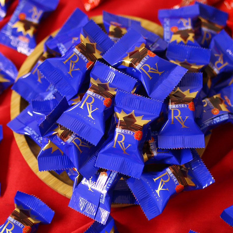 OEM Wholesale Best Price Chocolate Candies Sweets Milk halal Packaging Gift Box Pure Cocoa Butter Dark Sandwich Chocolate candy