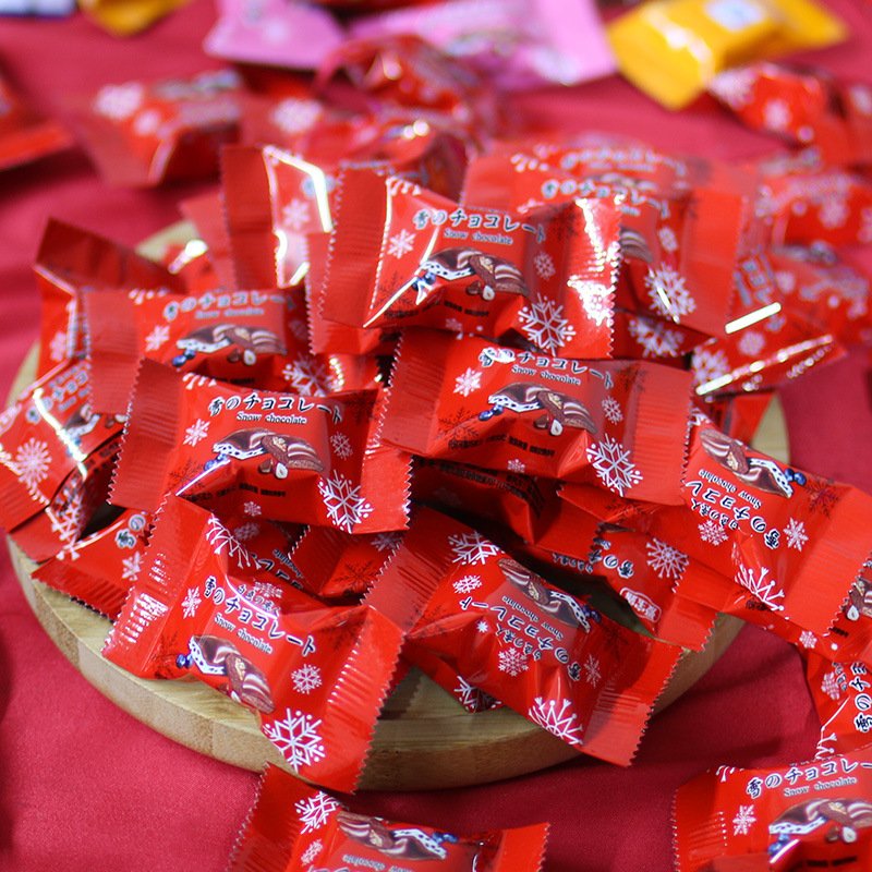 OEM Wholesale Best Price Chocolate Candies Sweets Milk halal Packaging Gift Box Pure Cocoa Butter Dark Sandwich Chocolate candy