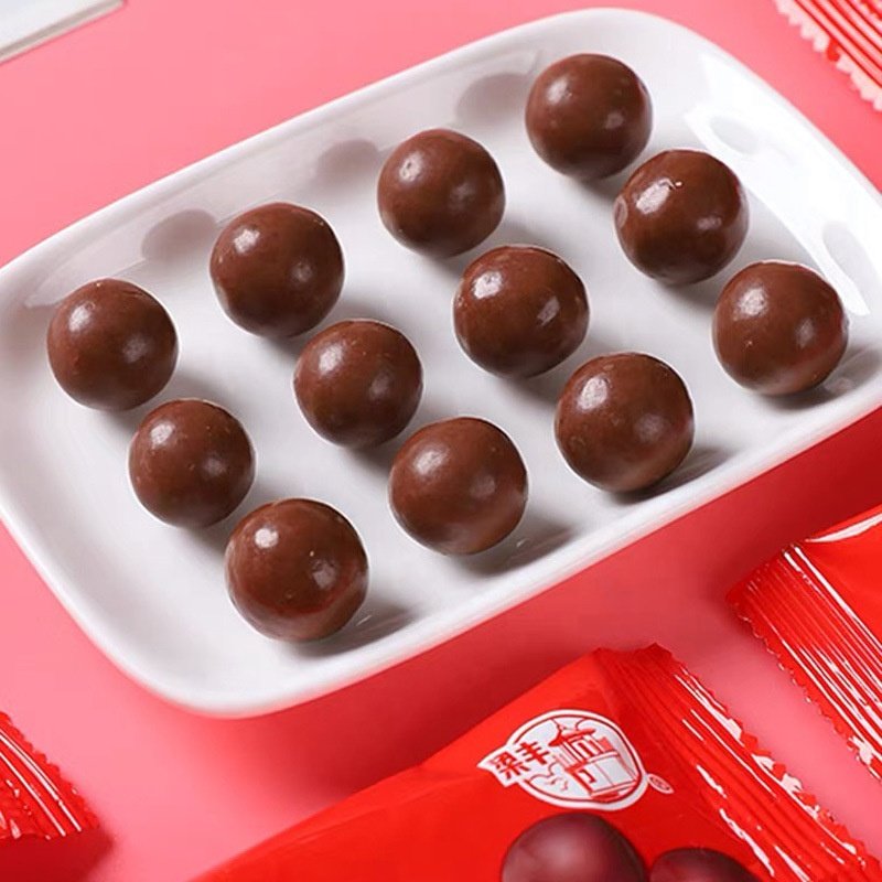 Wholesale 80g Bagged Crispy Malt Heart Sandwich Chocolate Beans Children's Snack in Box Packaging