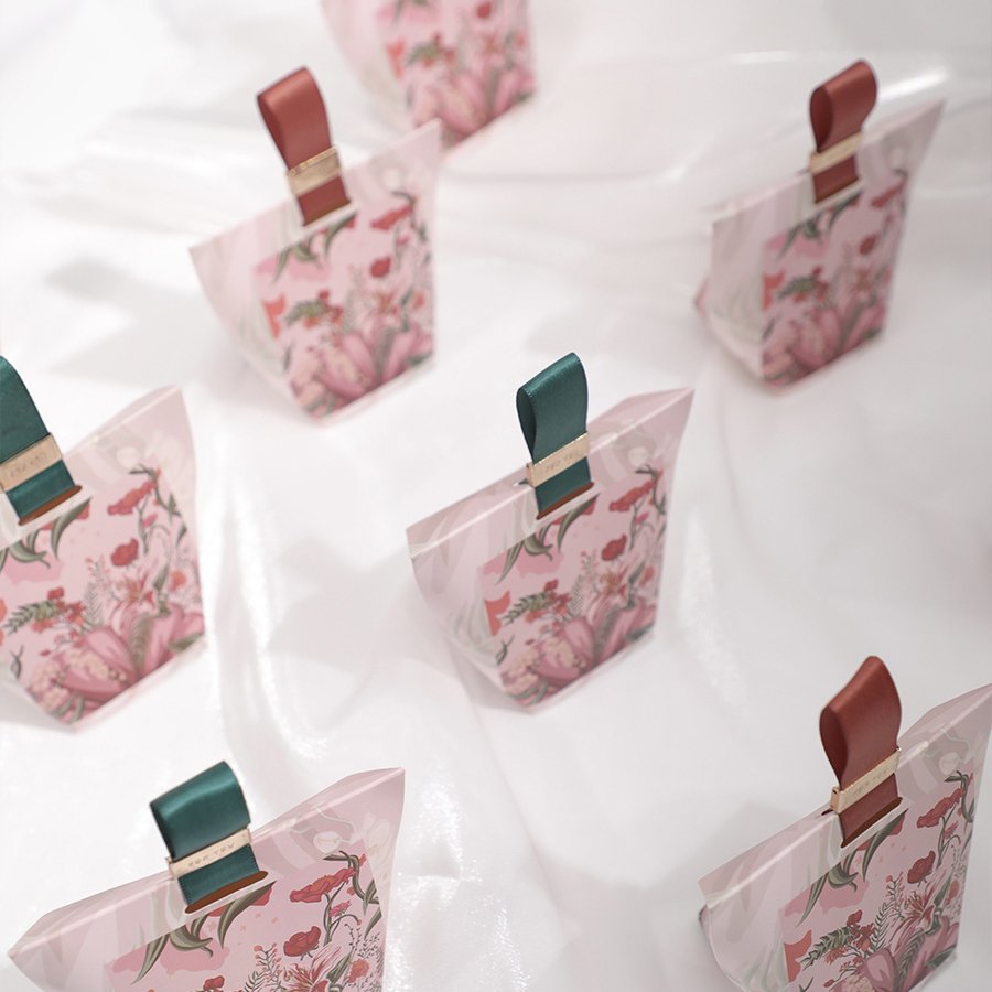 Yiwu supplier 5.5*10.5*9cm wholesales paper material empty fancy gift wedding party favor exquisite box for chocolate for guests