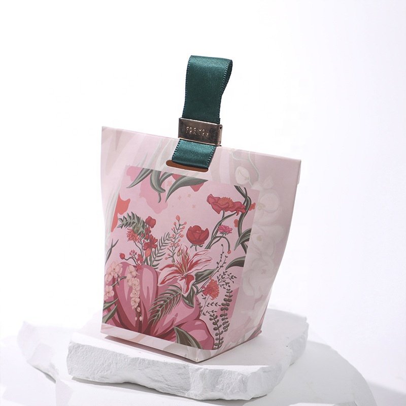 Yiwu supplier 5.5*10.5*9cm wholesales paper material empty fancy gift wedding party favor exquisite box for chocolate for guests