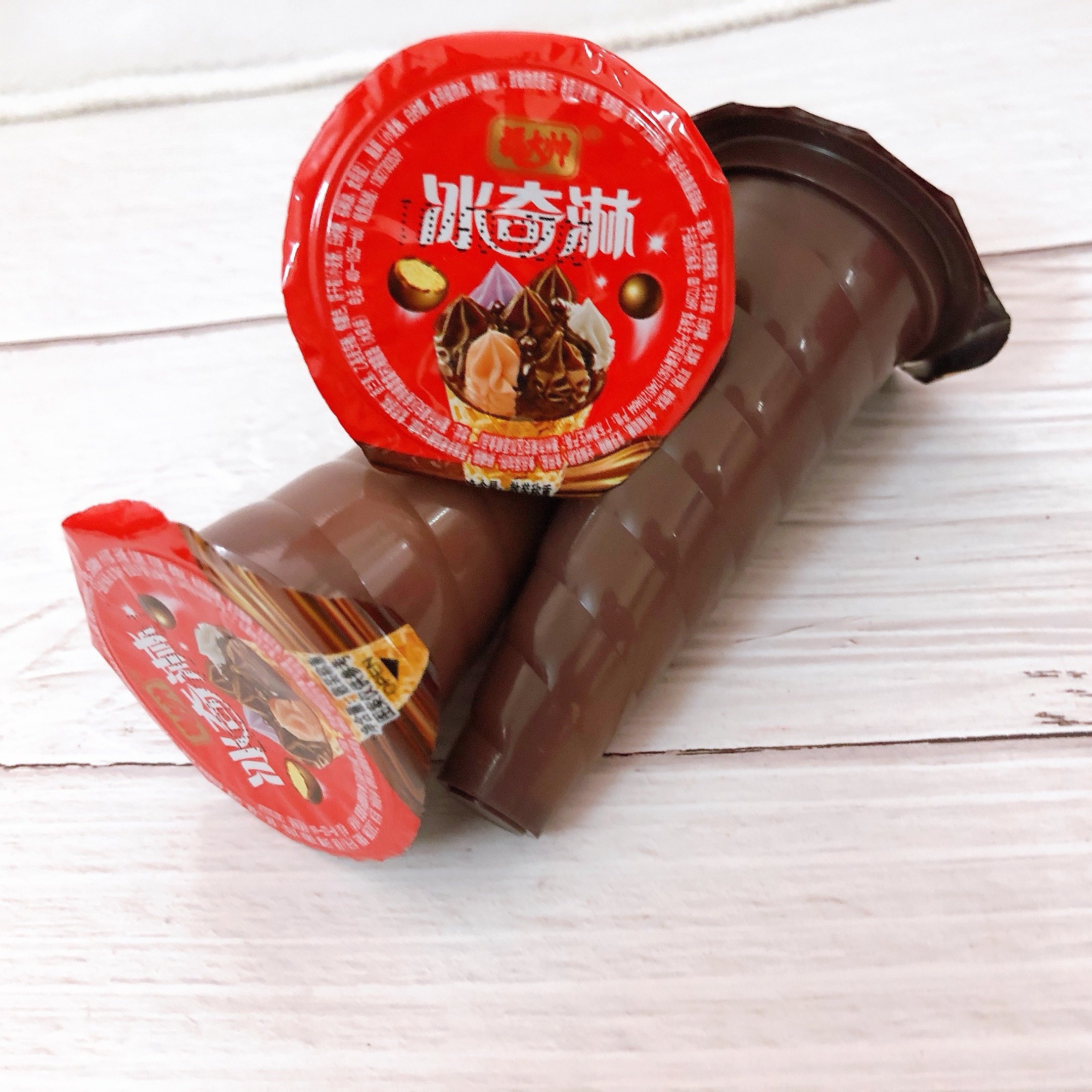 Custom High-quality Chocolate Cone Children's Snacks Ice Cream Cone With Chocolate Cone Shaped Snacks Chocolates Wholesale