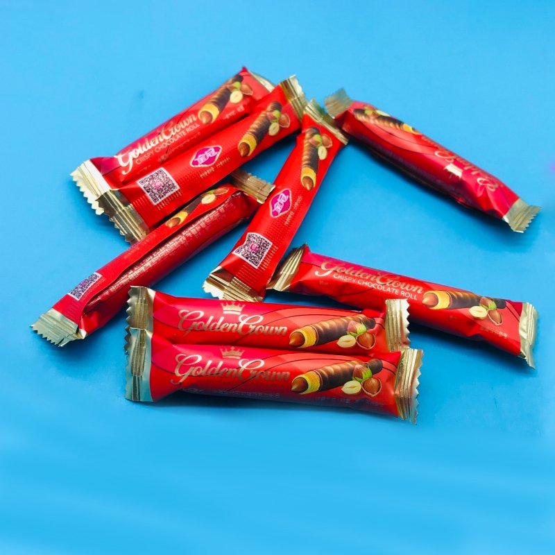 Crispy chocolate hazelnut filling sandwich egg roll rolled in bulk wholesale snacks chocolates wholesale