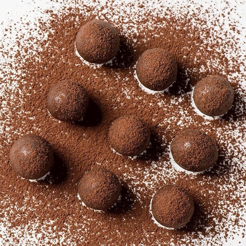 Wholesale Mylikes Milk Chocolate Ball 520g Sweet Compound with Crispy Center Solid Bar Pattern Candy with Biscuit Sweets Lovers