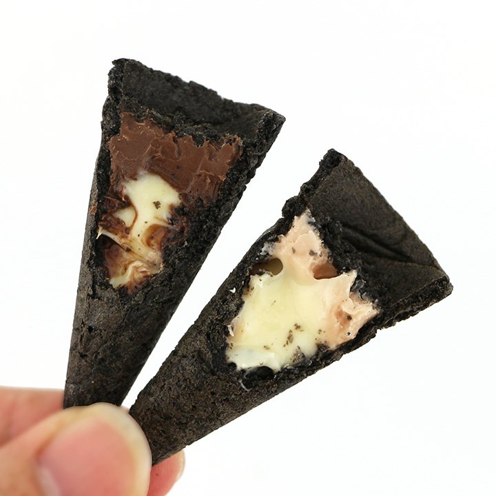 Double Flavors strawberries, chocolate ice cream cone cookies with cream filling
