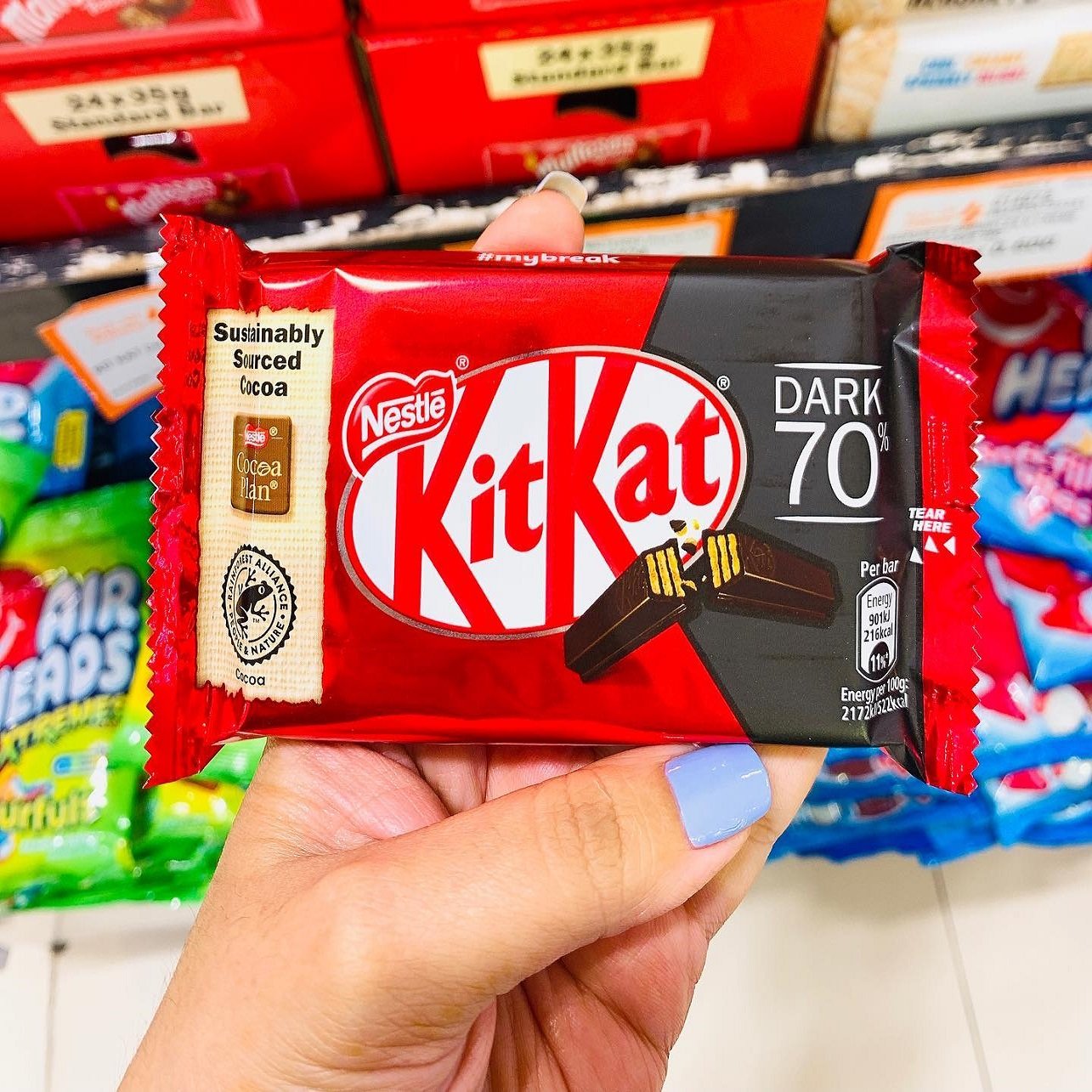 KitKat Big Kat Milk Chocolate Snack Wafer 42g Candy Bar Sweet Taste with Nut Ingredient 10.78 oz Bag