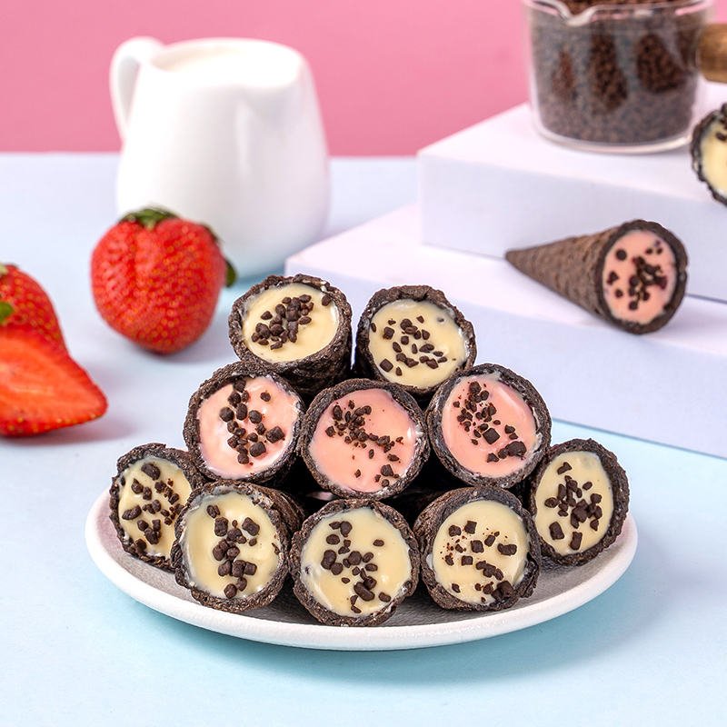 wholesale strawberry mini children's snacks candy crispy chocolate Ice cream chocolate chocolate biscuits