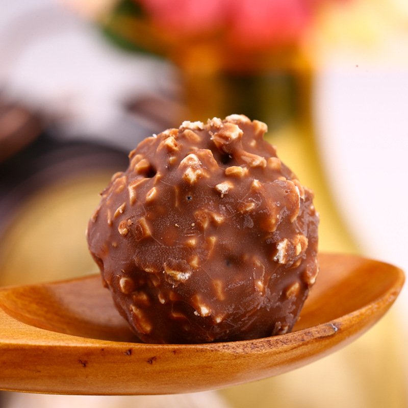 Best Sellers Chocolates Suppliers Custom Wholesale Nut Peanut Sweet Milk Sweet Halal Chocolate Ball Candies