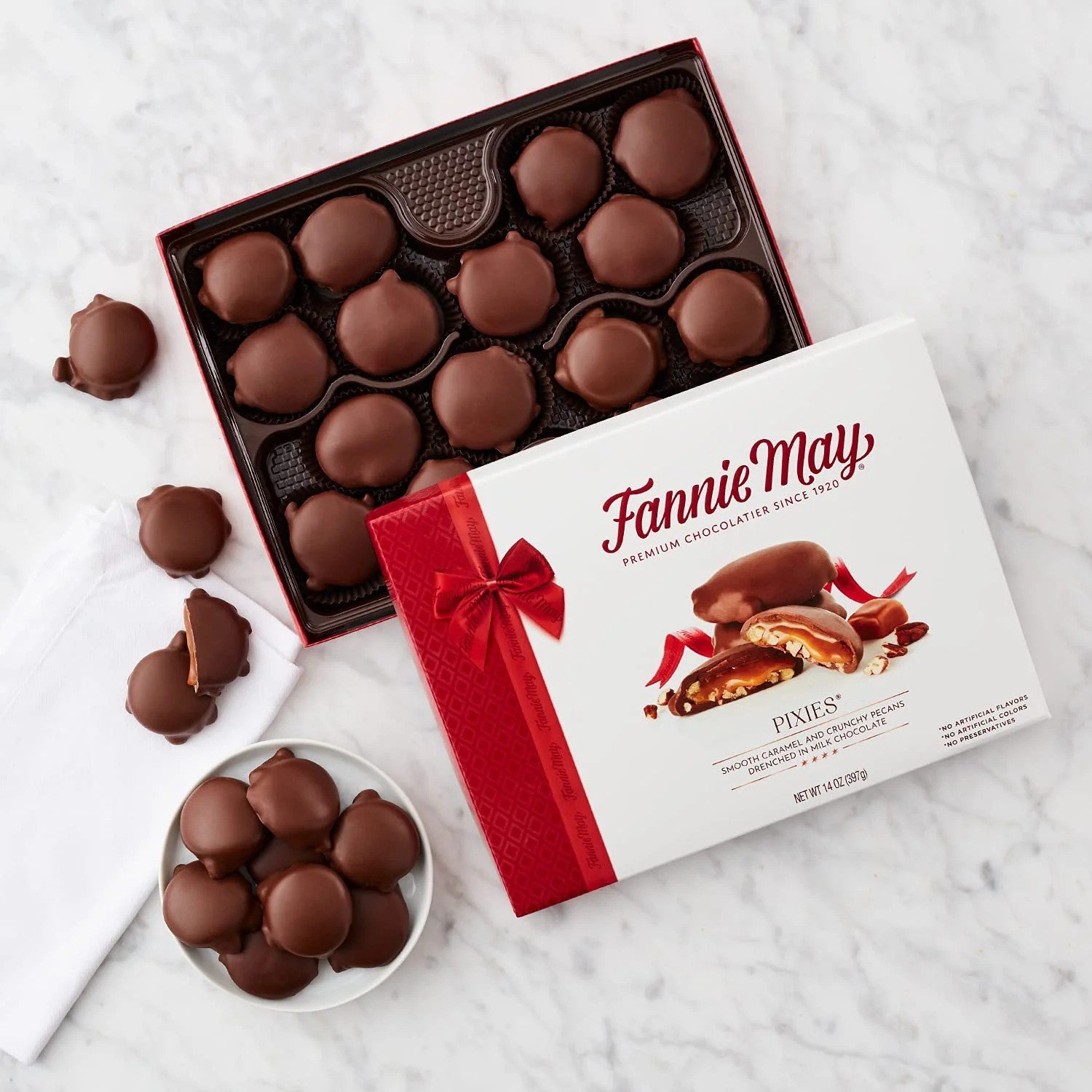 Wholesale Premium Quality 14 oz Fannie May Pixies Milk Chocolate Covered Caramel Pecans Chocolate Candy Gift Box Biscuit