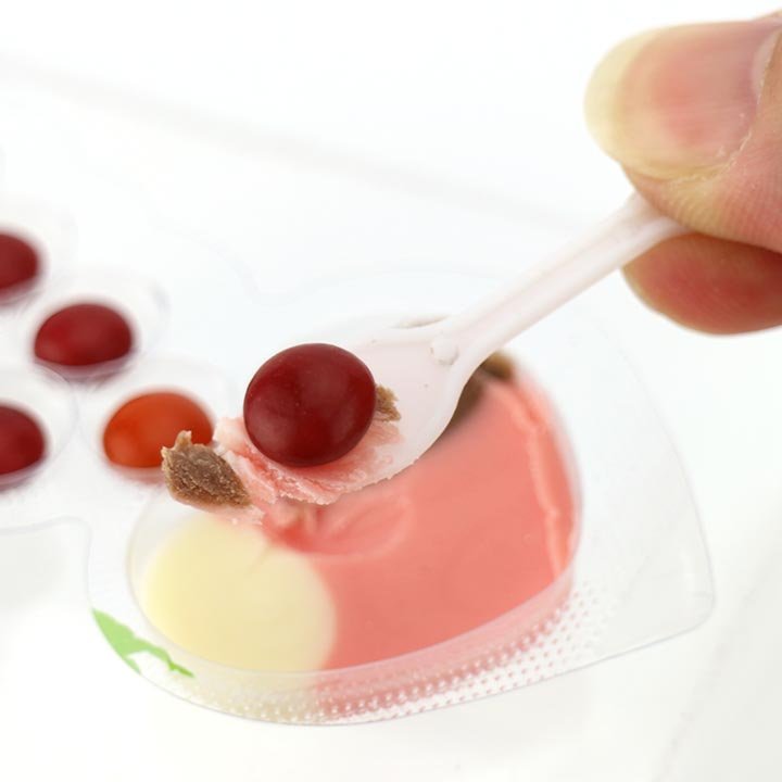Three color necklet heart shaped choco jam with chocolate beans