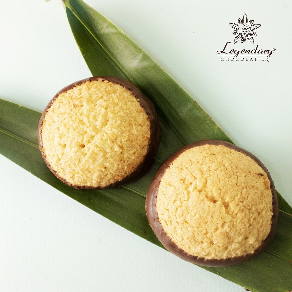 Hot product lovely cup shape Chocolate with coconut biscuit for wholesale