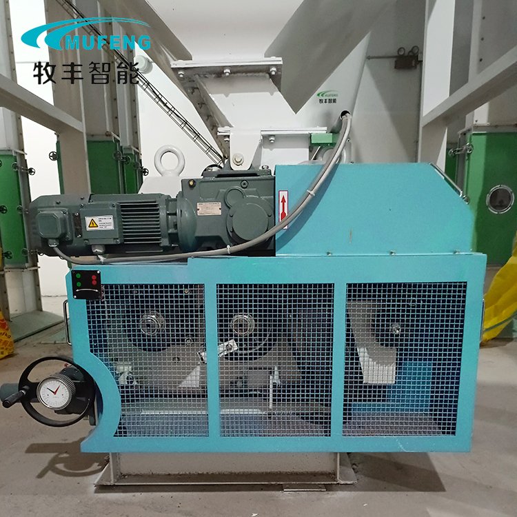 Animal pellet feed mill machine with 3 head roller feed crumble machine