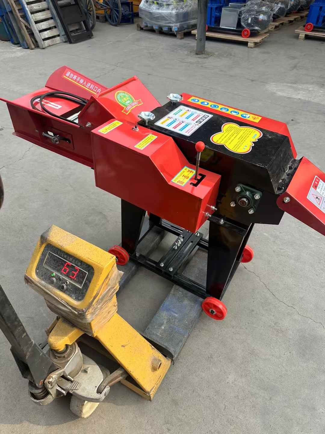 Electric cattle hay cutting crusher machine animal feed chaff cutter chopping machine with hammer Cow Feed Grass