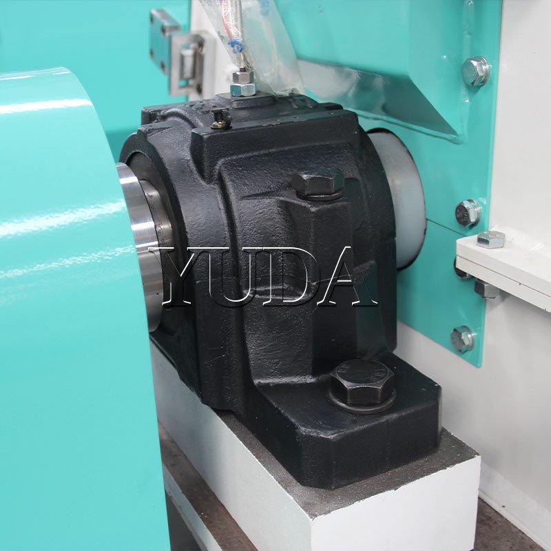 YUDA Big Capacity Feed Grinder Corn Hammer Mill Crusher Machine For Animal Feed 90/110KW