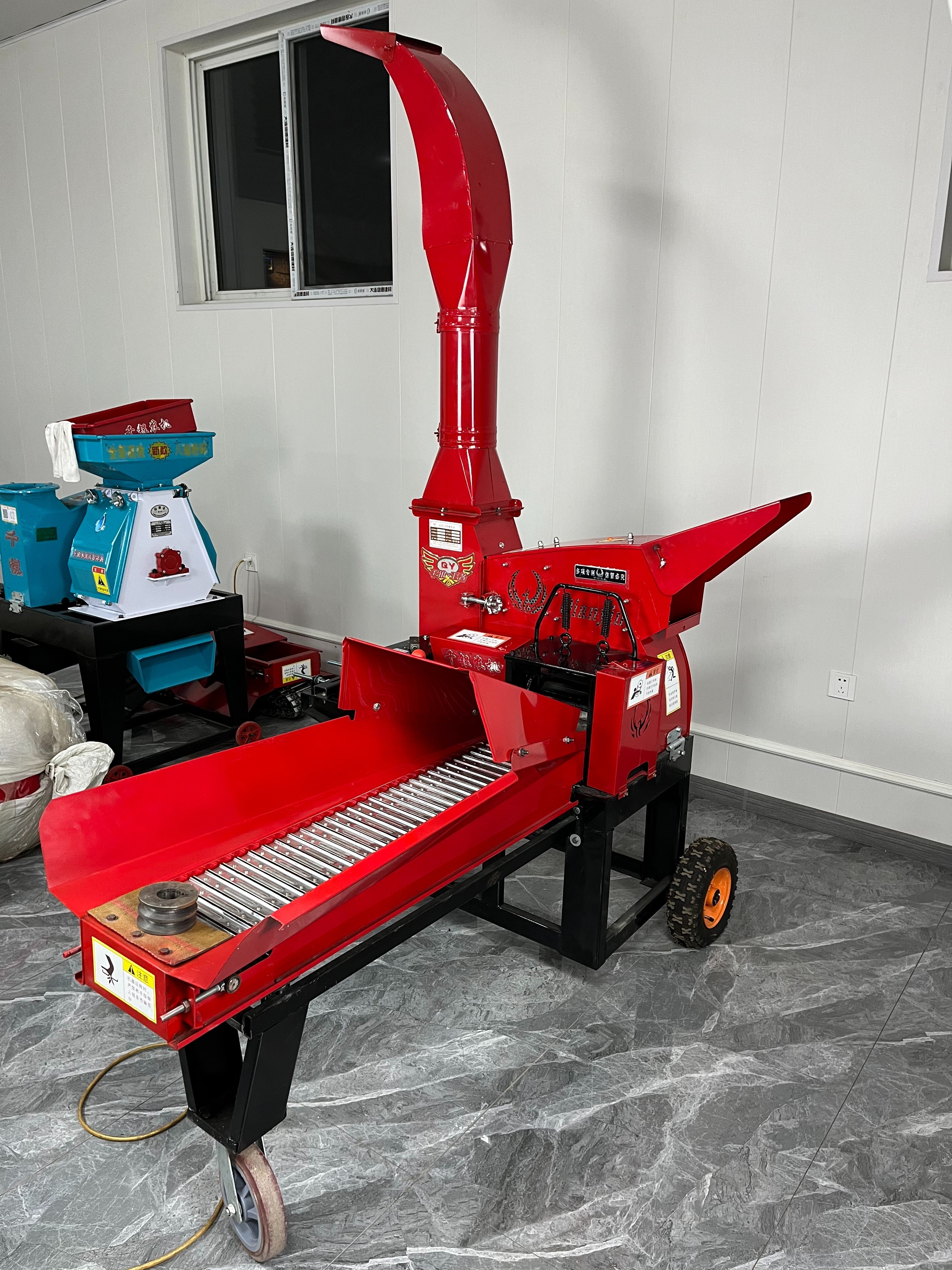 Automatic feed forage grass cutting crushing straw hay chopper crusher chaff cutter machine for animal feed farm 6,9,12,15 t/h