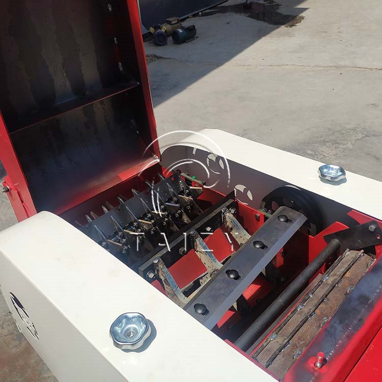 Automatic feed silage straw crushing chaff cutter machine animal feed farm forage grass chopper crusher machine