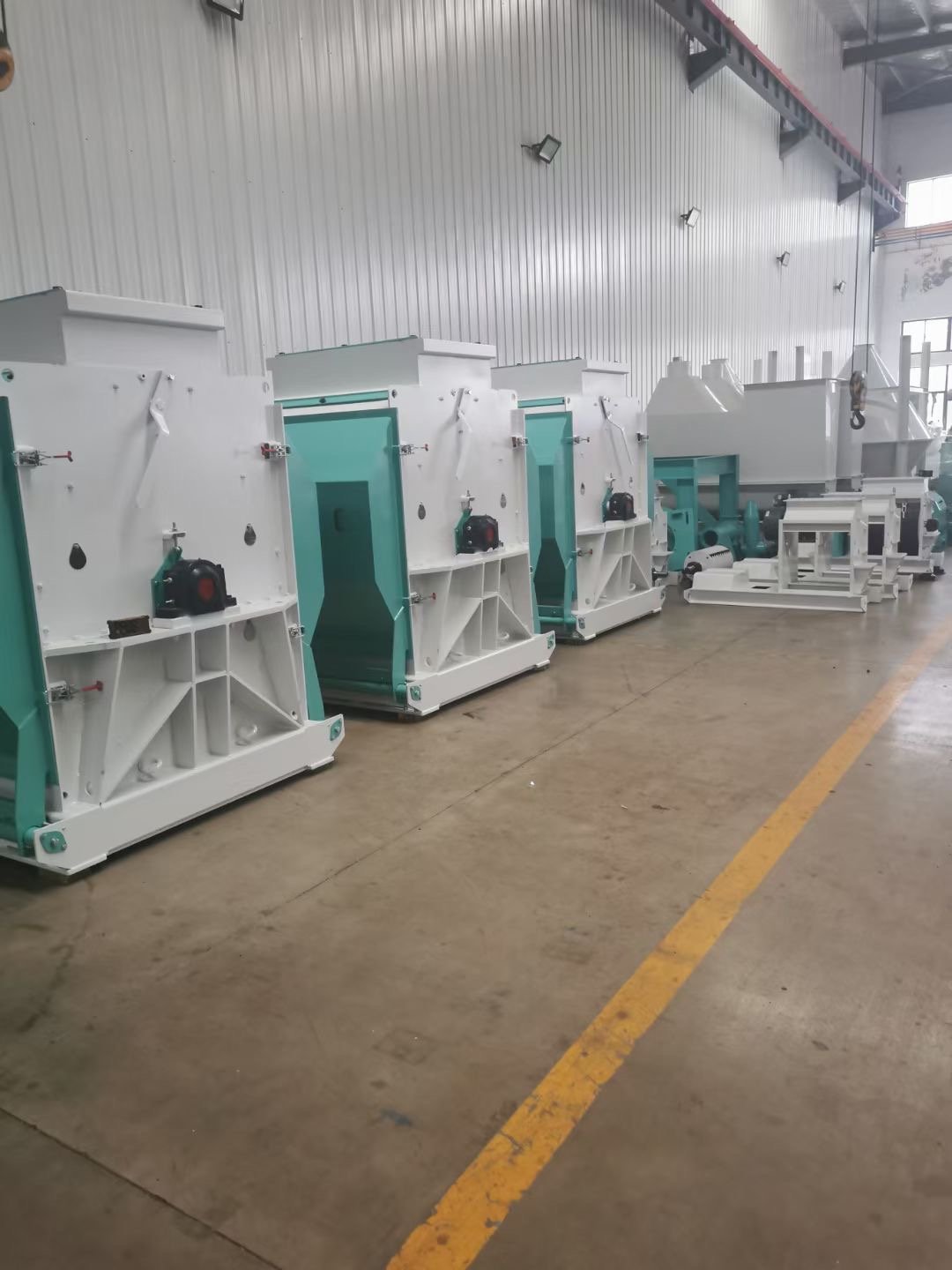 Liyang HY wide Hammer Mill Woodworking machinery finewood powder grinder wood crusher machine animal feed grain hammer mill