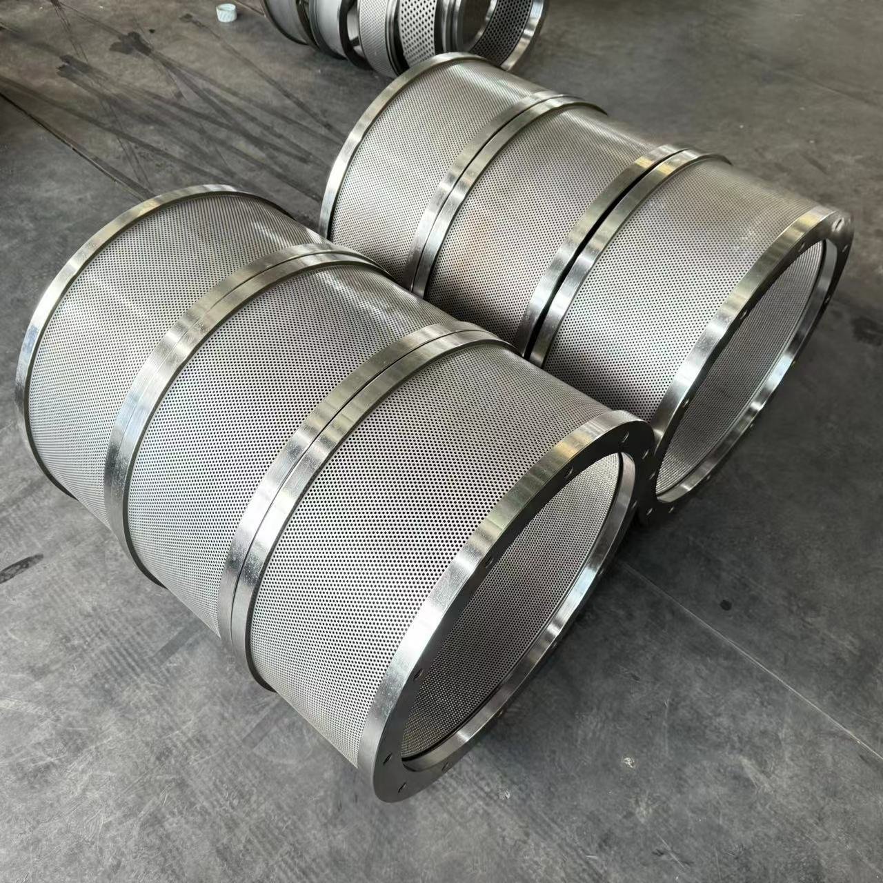 Top quality Low price factory directly +86 19856302985 for animal feed Pellet maker machine Pellet die Matrix disc MUZL 1200