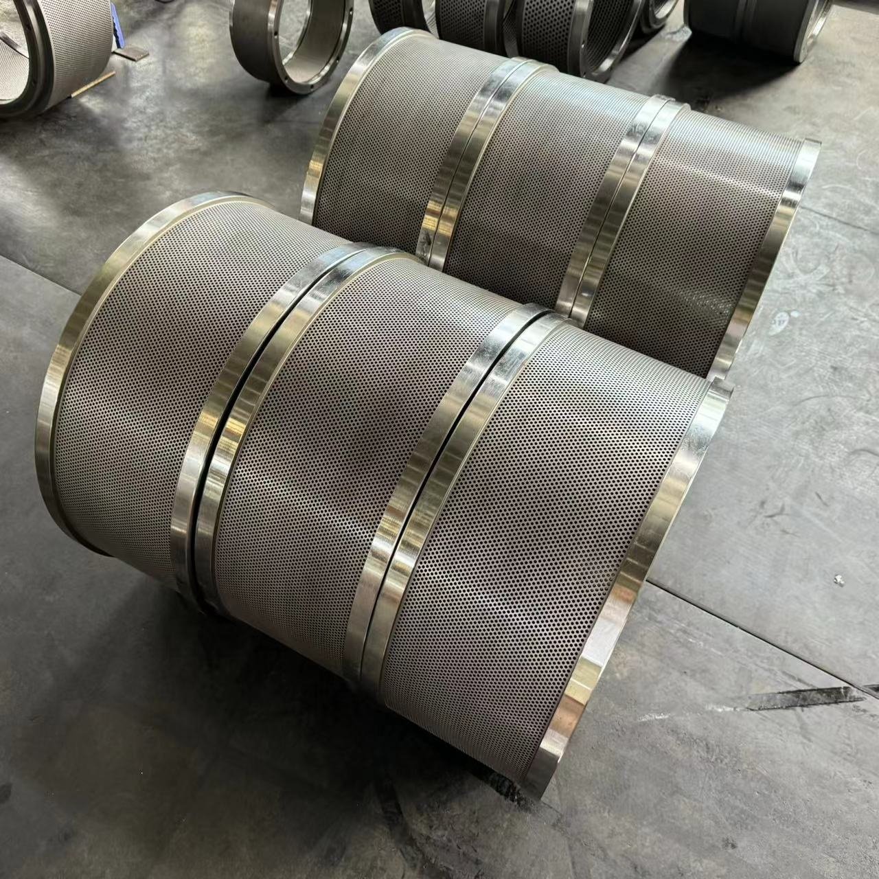 Top quality Low price factory directly +86 19856302985 for animal feed Pellet maker machine Pellet die Matrix disc MUZL 1200