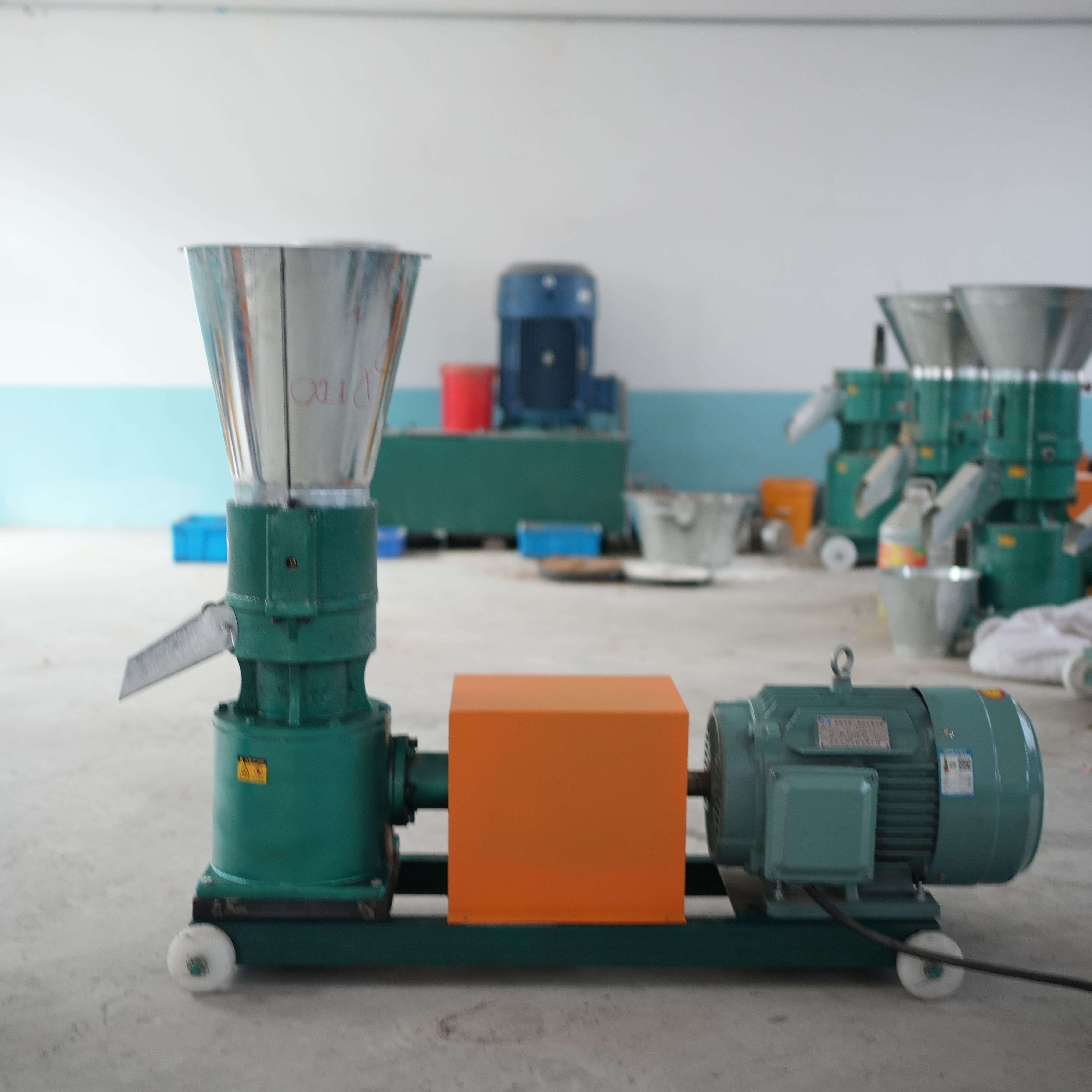 Feed Pellet Granulator Machine Animal Feed Pellet Milling Machine For Chicken Pig Rabbit Food