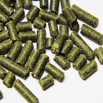 Buy Top Graded Alfalfa hay pellets animal feed for cattle / Alfalfa Hay pellet for Animal Feed