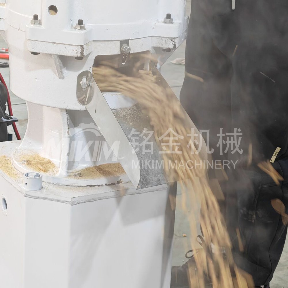 Hot Selling New Poultry Chicken Goat Feed Pellet Making Machine Sawdust Wood Mixer Restaurant Fishery Pump Gearbox Bearing