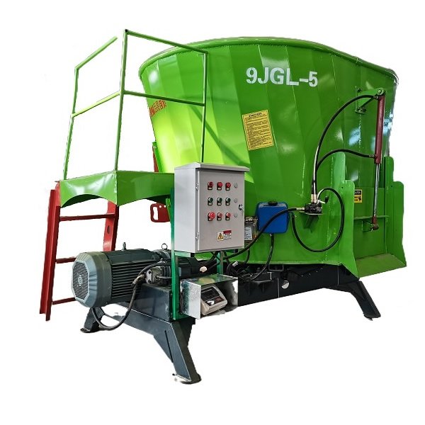 New Small Vertical TMR Mixer with Engine Animal Feed Cattle Sheep Pellet Crusher for Farm Plant Factory Livestock Industries