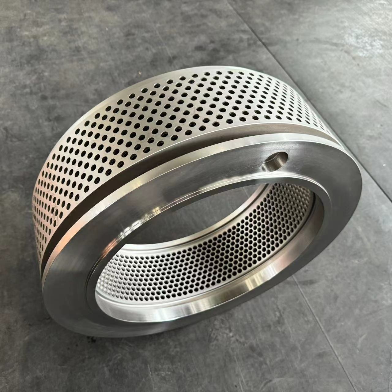 Excellent quality Low price Pellet die HKJ 450 factory direct for animal feed pellet machine Pelet die HKJ 450