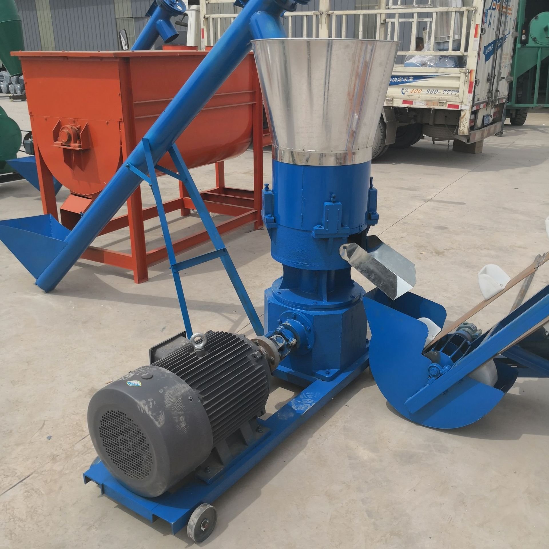 Capacity 90-180 kg/h Feed Mill Machine Pig Cow Rabbit Animal Feed Pellet Machine