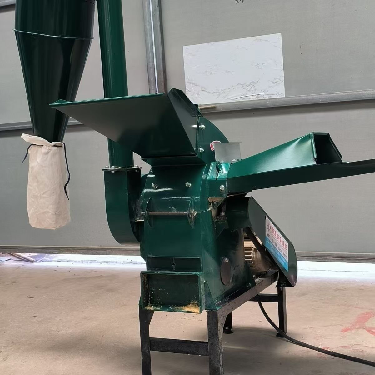 Animal feed hammer grinder corn grain maize hammer mill crusher machine maize corn flour milling machine 1000kg/h with 1/2 inlet