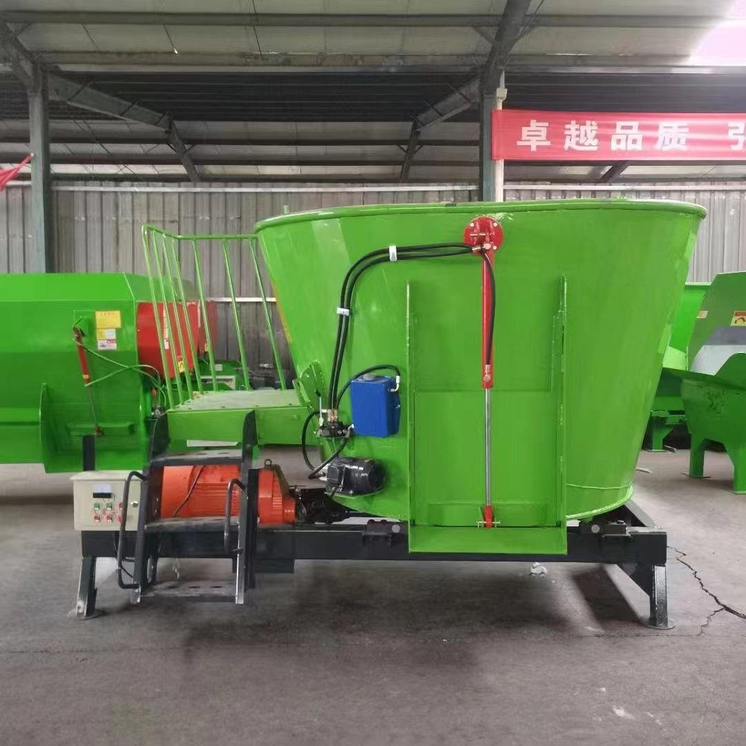 For agricultural and pastoral use animal feed grinder and mixer tmr poultry vertical cow feed machine mixer