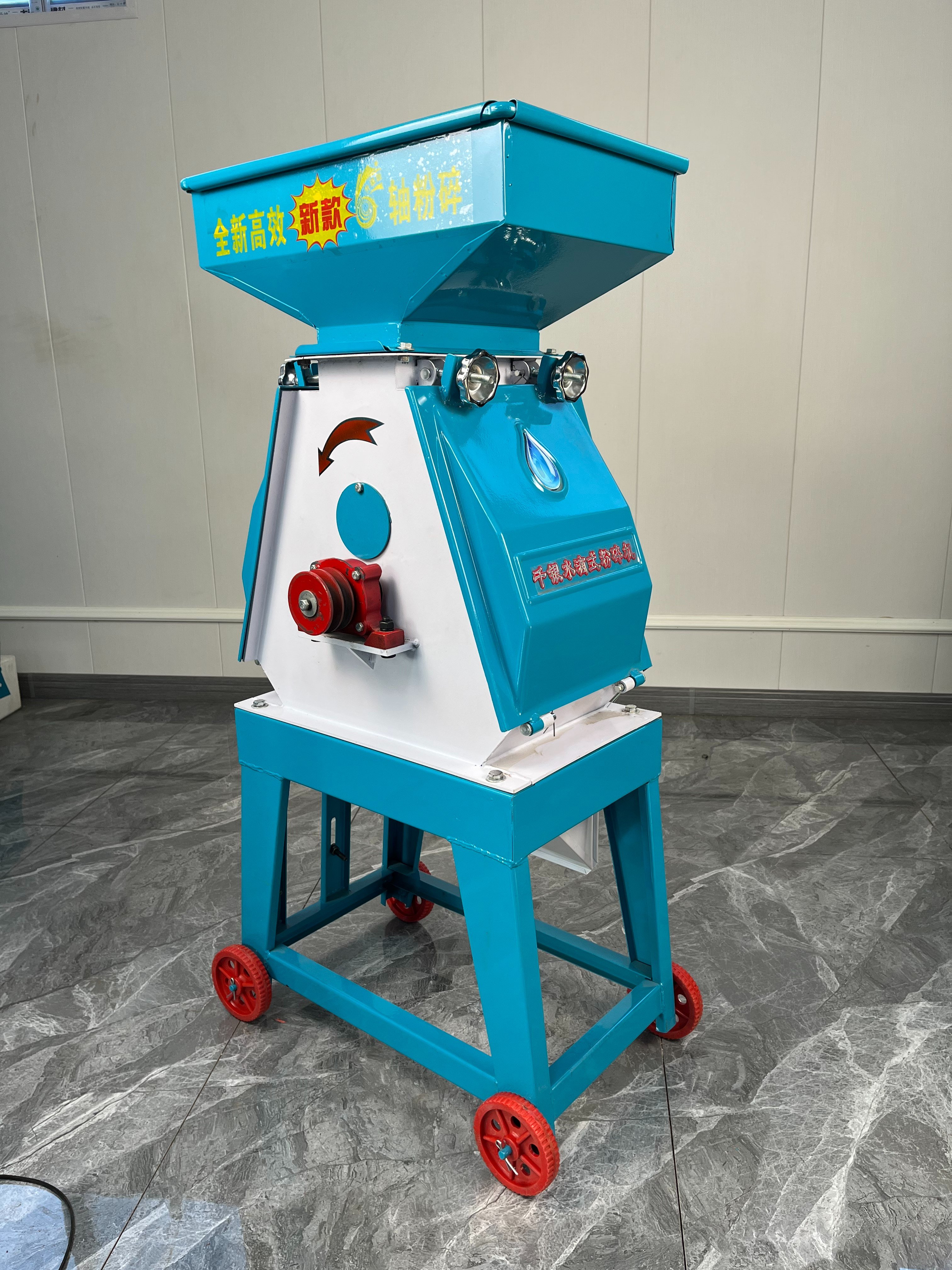 Ranch animal feed processing machine corn grain maize hammer mill corn milling livestock feed crusher machine 600 kg/h