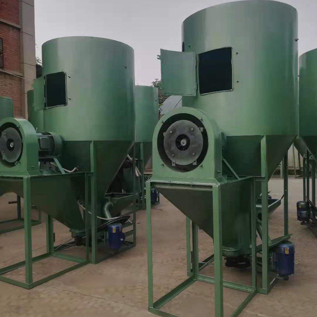Vertical animal feed mixing machine chicken feed grinder and mixer