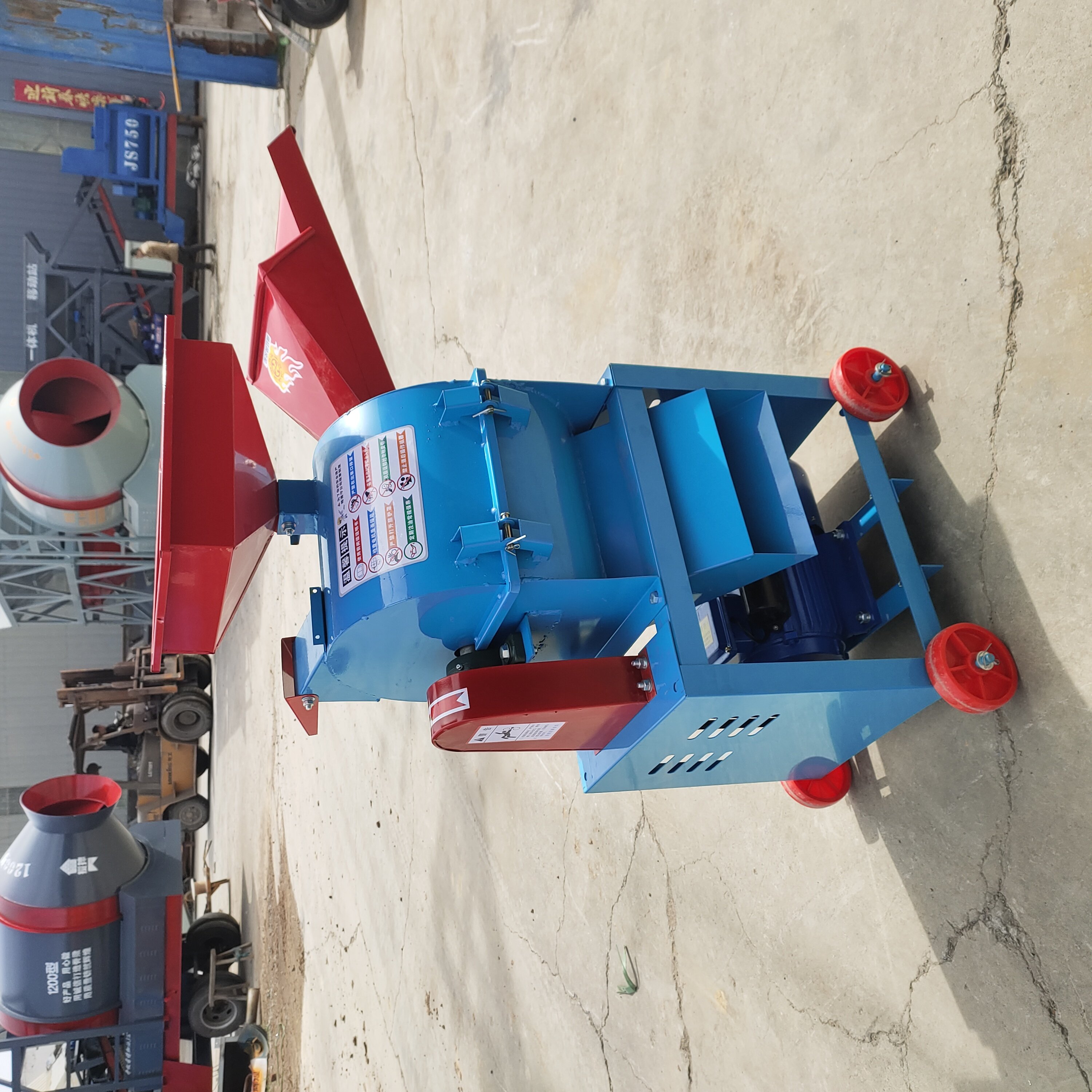 New type of agricultural machinery high-productivity household animal feed silage beater