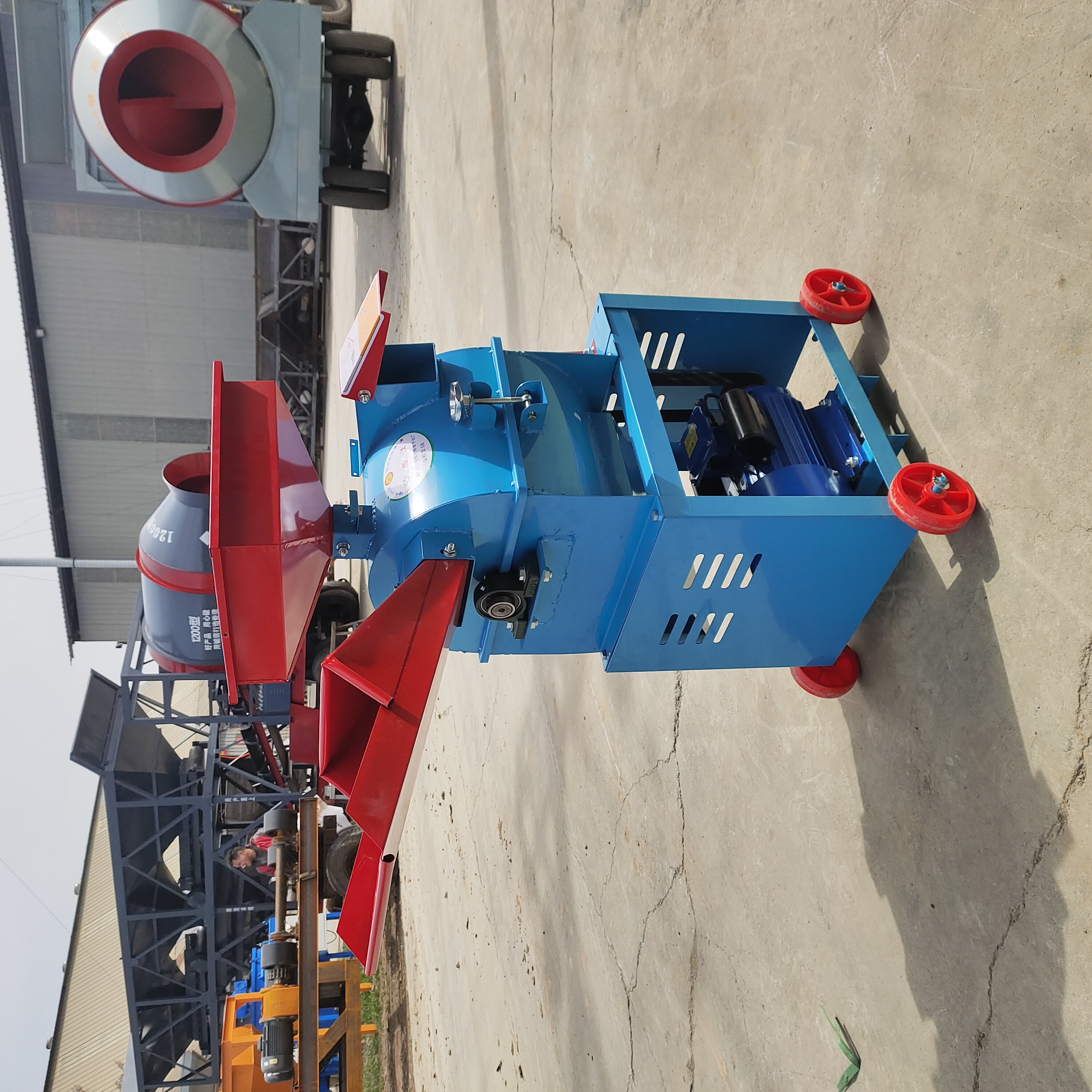 New type of agricultural machinery high-productivity household animal feed silage beater