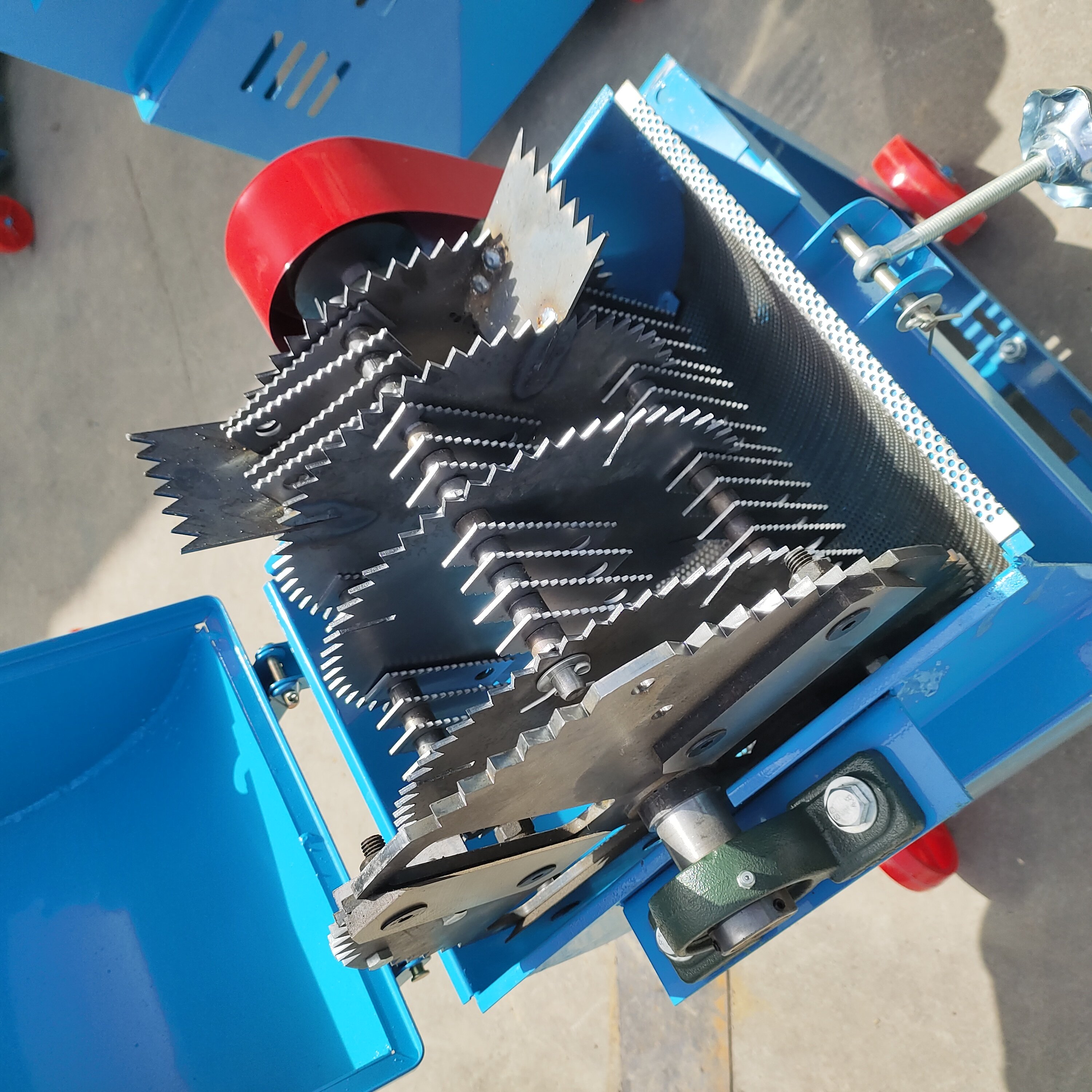 New type of agricultural machinery high-productivity household animal feed silage beater