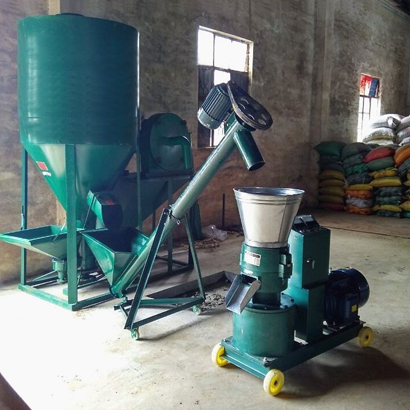 Poultry Equipment Low Energy Consumption Vertical Low Granule Screw animal feed processing plant Feed Processing Machine