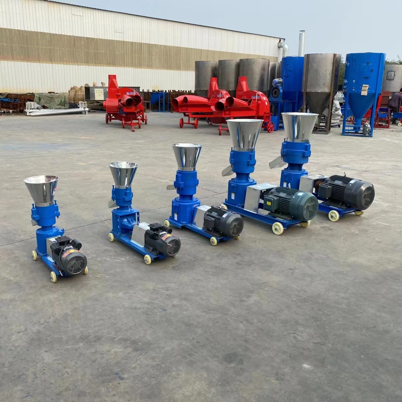 Animal feed milling machine good quality full automatic poultry feed making machine Durable