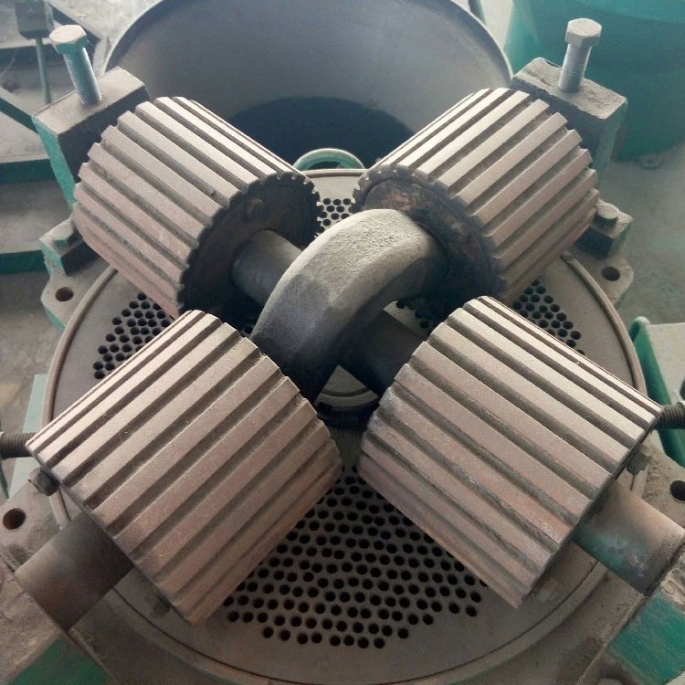 Roller Press Pelletizer Machine for Animal Feeds New Product 2020 15 Provided Customization YIBAO Equipment for Animal Farms