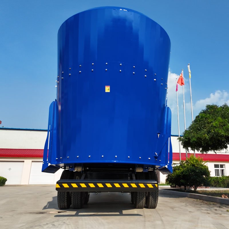 HINDA hot sale high efficient diesel animal fodder blender tmr feed mixing machine animal feed mixer