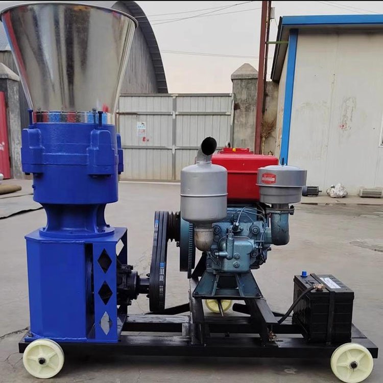 Hot sale farming equipment Chicken, cow and pig pelletizer machine for animal feeds machine pellet feed machine