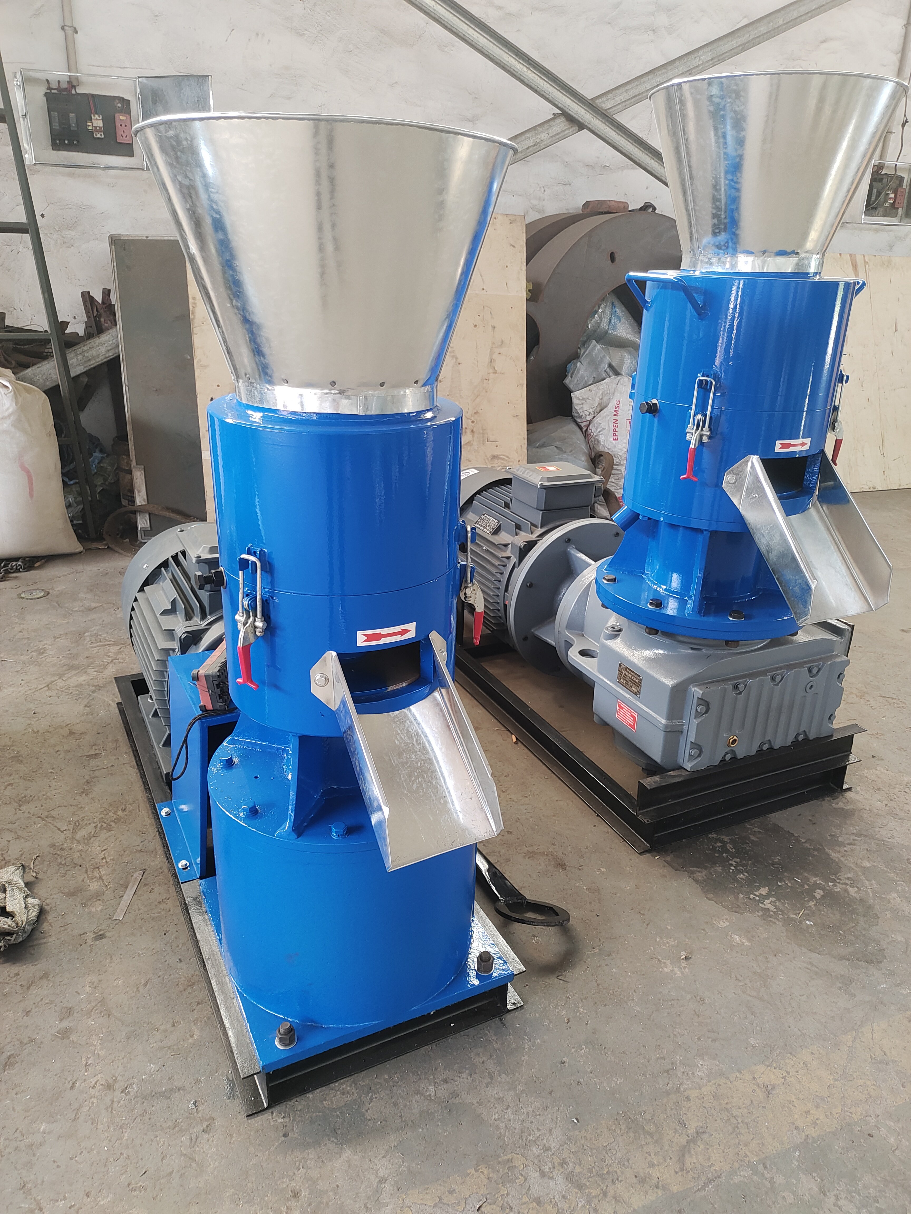 Durable pelletizer feed processing making mini animal feed pellet machine